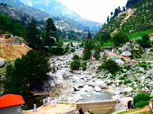 Tour at Lamchar waterfall
