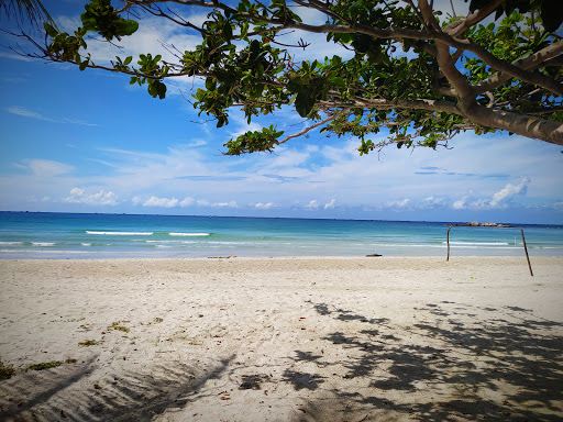 Pantai Trikora 4