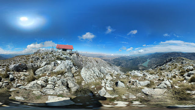 Refugio Peña Del Altar 1803m