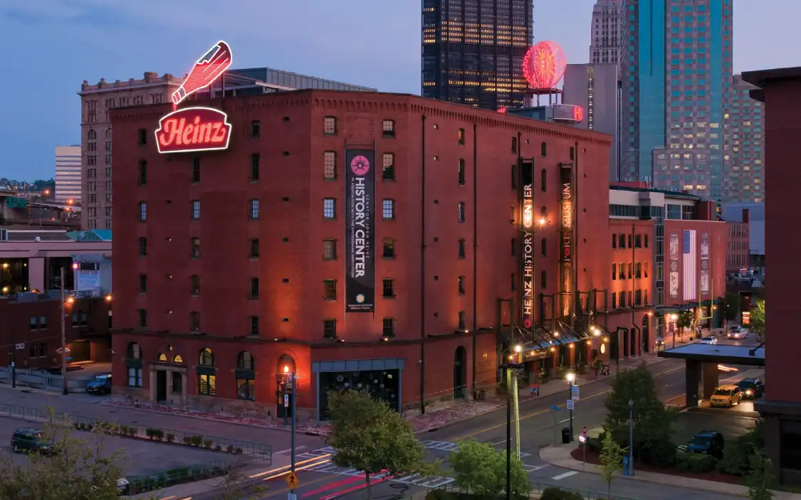 Senator John Heinz History Center 주변 호텔