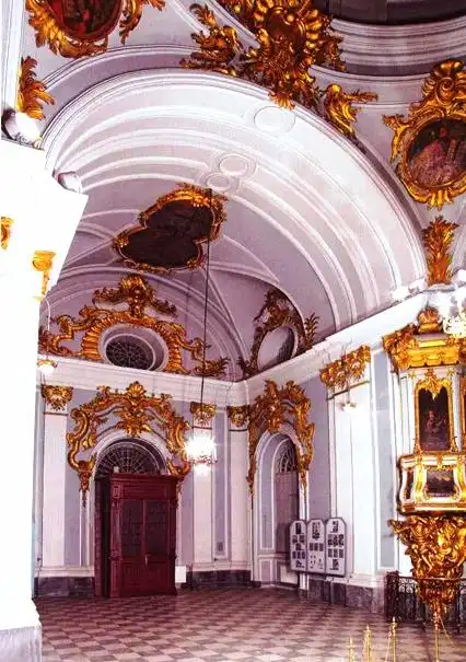 Hotels near Andriivs'kyi descent