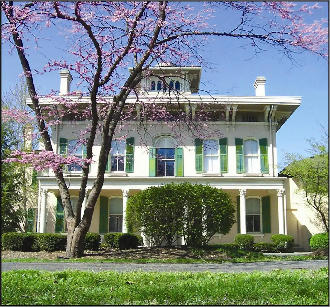 Hotels near Springfield Art Association/Edwards Place Historic Home