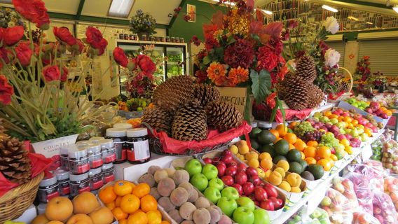 Jones Family Fruit Stall