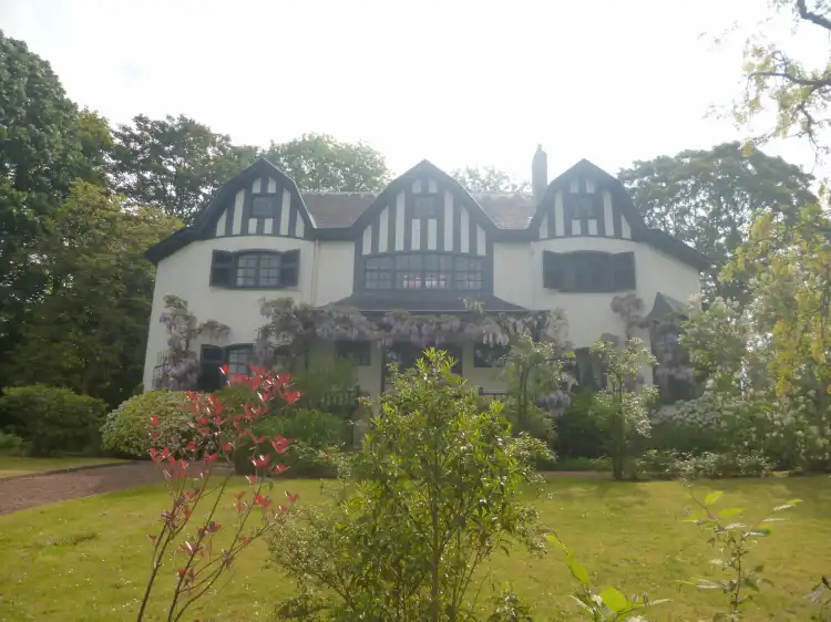 Hotels near Bloemenwerf