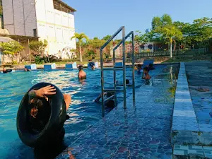 Kolam Renang Gunung Intan