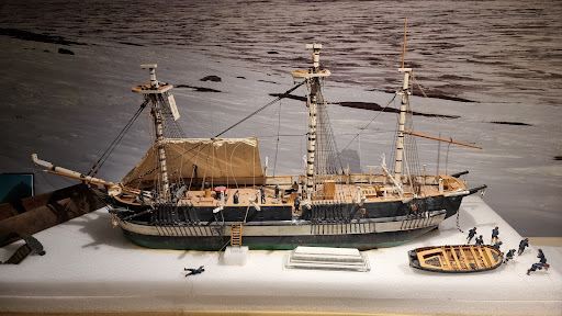 ${{cityDName}} to Gjoa Haven Flights