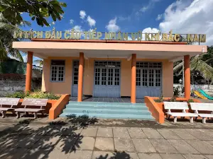 Tượng đài "Tàu Không Số"