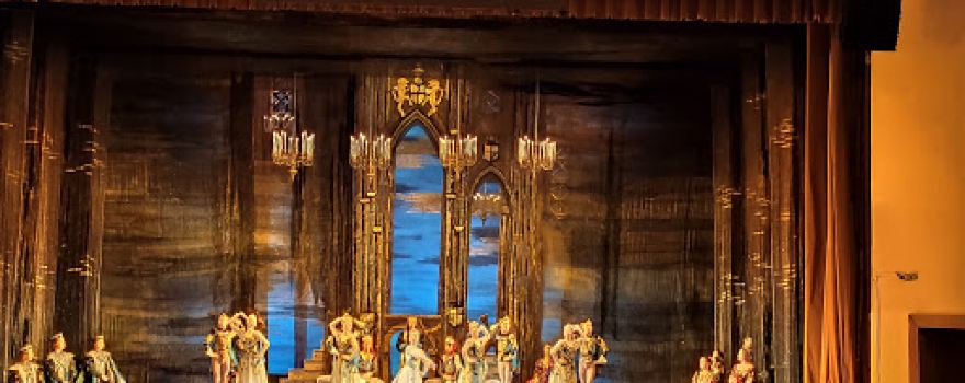 Gosudarstvennyy Teatr Opery I Baleta Respubliki Sakha Im. D.k.sivtseva-Suoruna Omolloona