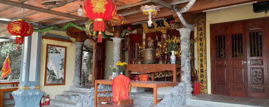 Dam Da Mau Temple