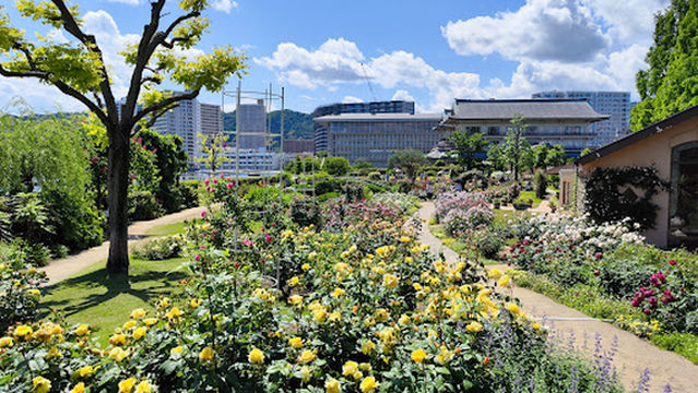 Biwako Ōtsukan English Garden