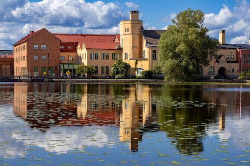 Compare 5 airports near Eskilstuna