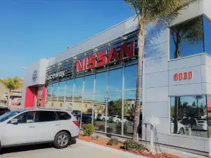 Raceway Nissan