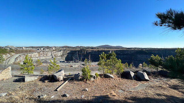 Viking Quarry Lake overlook