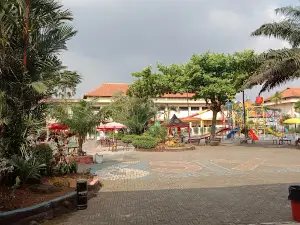 6 Six Water Games Wahana Air Dan Resto/caffe J_Trow