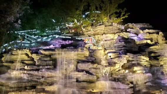 Yun County Internet-Famous Bridge Water Amusement Park