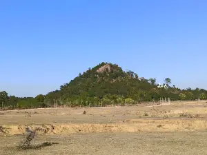 Dhanauja Pahad