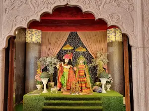 Giriraj Dharan Mandir