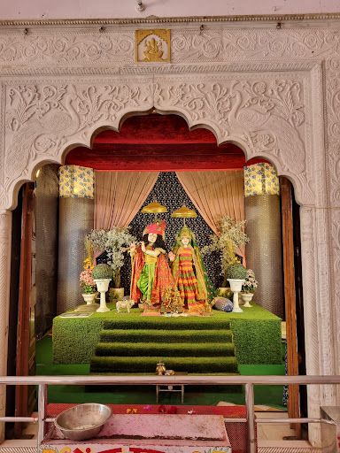 Giriraj Dharan Mandir DAUSA