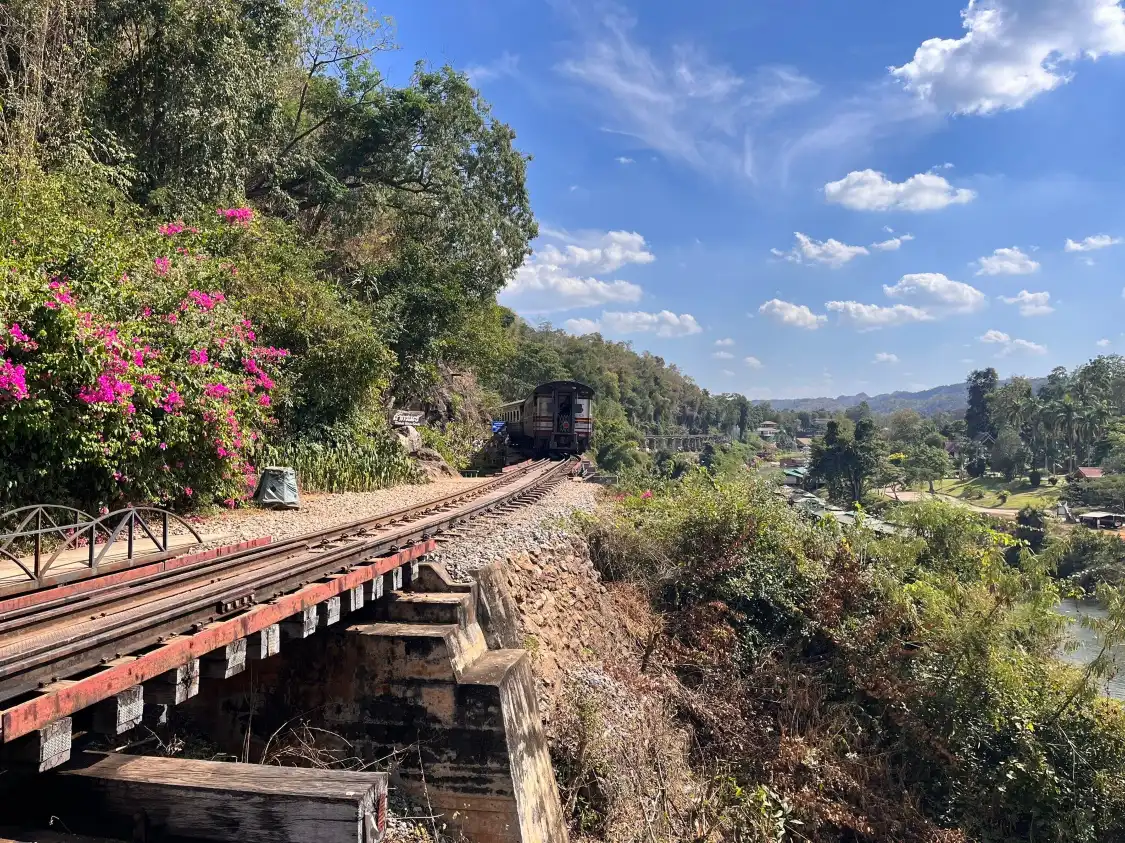 Hotels near Tham Kra Sae Bridge