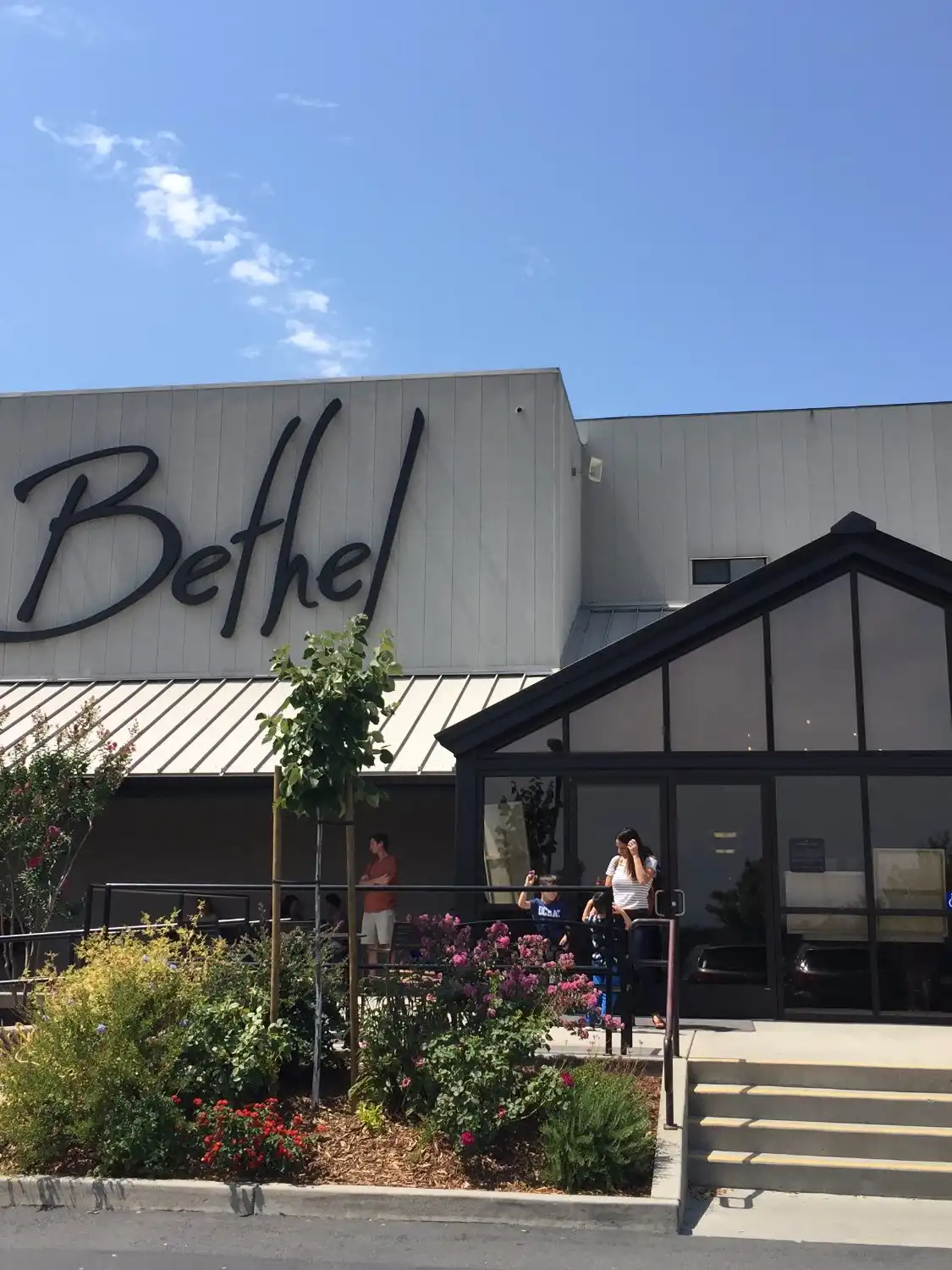Hotels near Bethel Church Redding