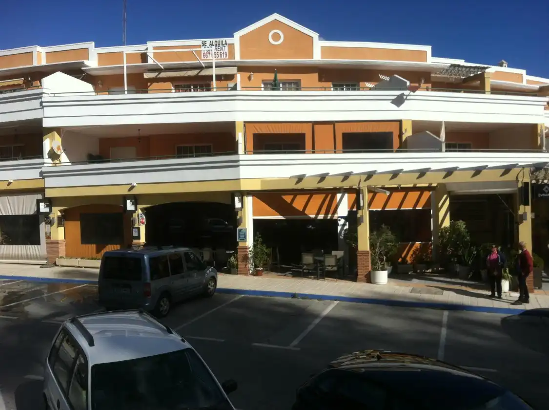 Hotels near H2O