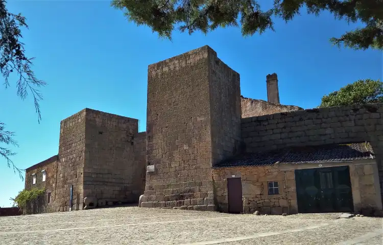 Hôtels à : Castelo Mendo