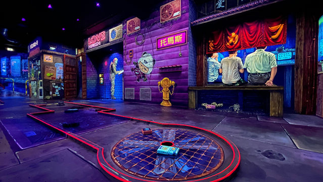 Glowingrooms 3D Schwarzlicht Minigolf Koln-City