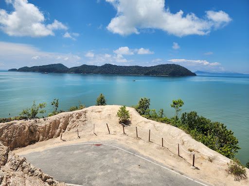 Compare 5 airports near Mersing
