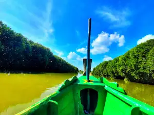 Pantai Panjiwa