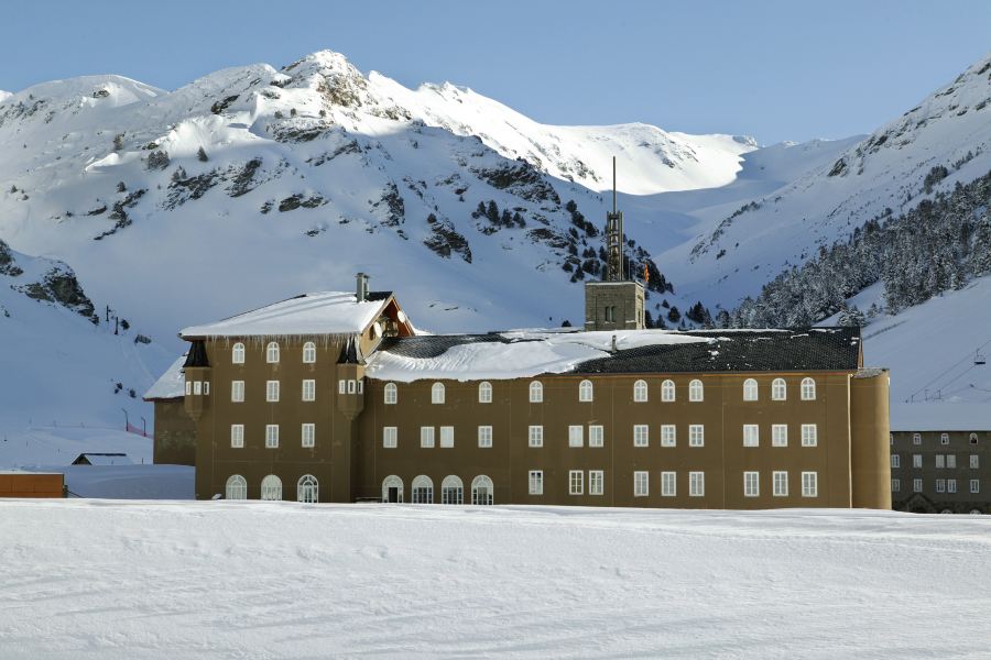 努裡亞山穀滑雪度假村