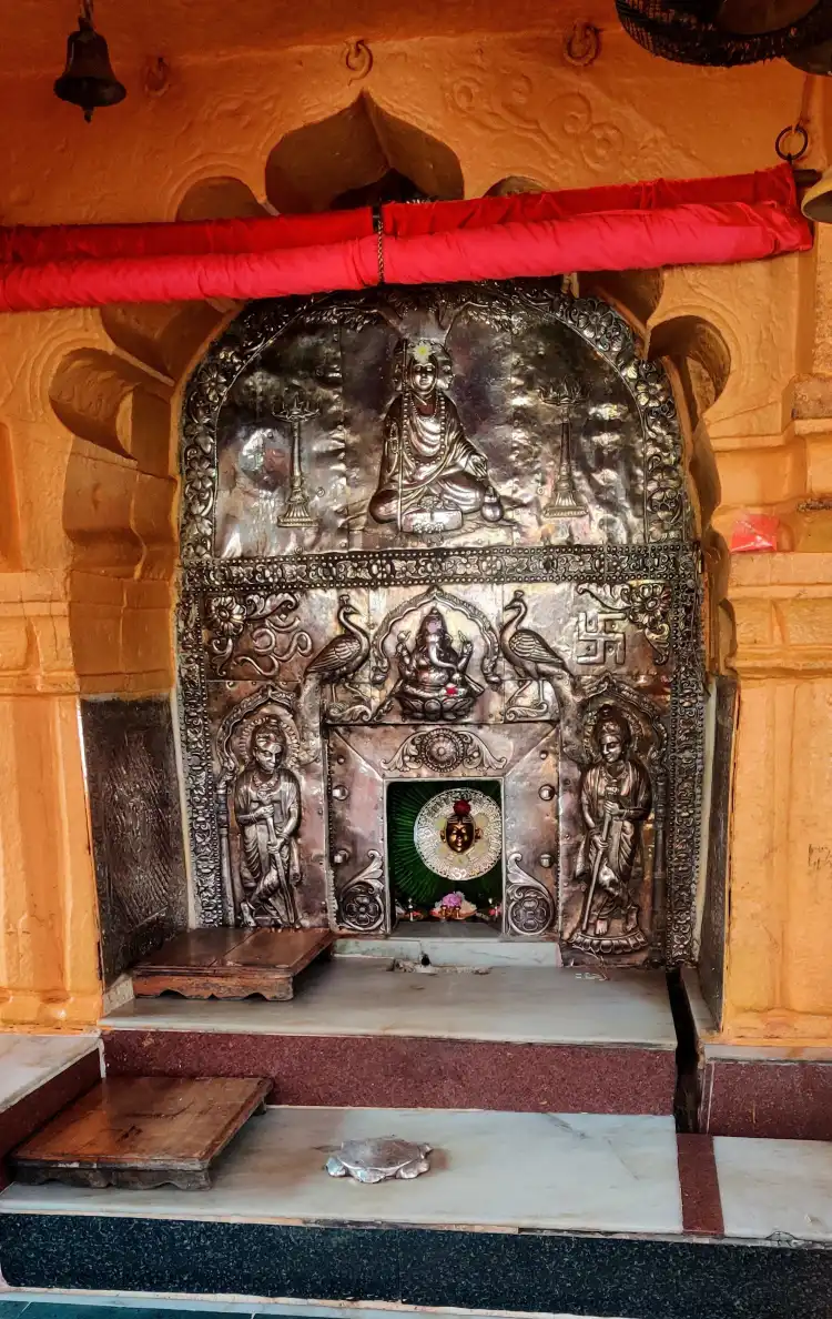 Hotels near Narsoba Chi Wadi Mandir