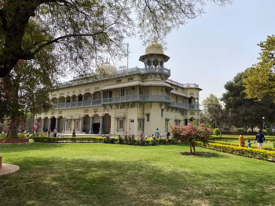 Goa to Allahabad flight tickets