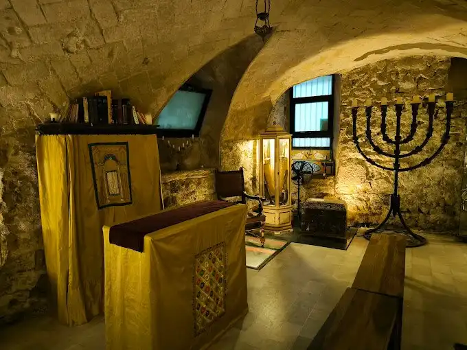Các khách sạn gần Main Synagogue