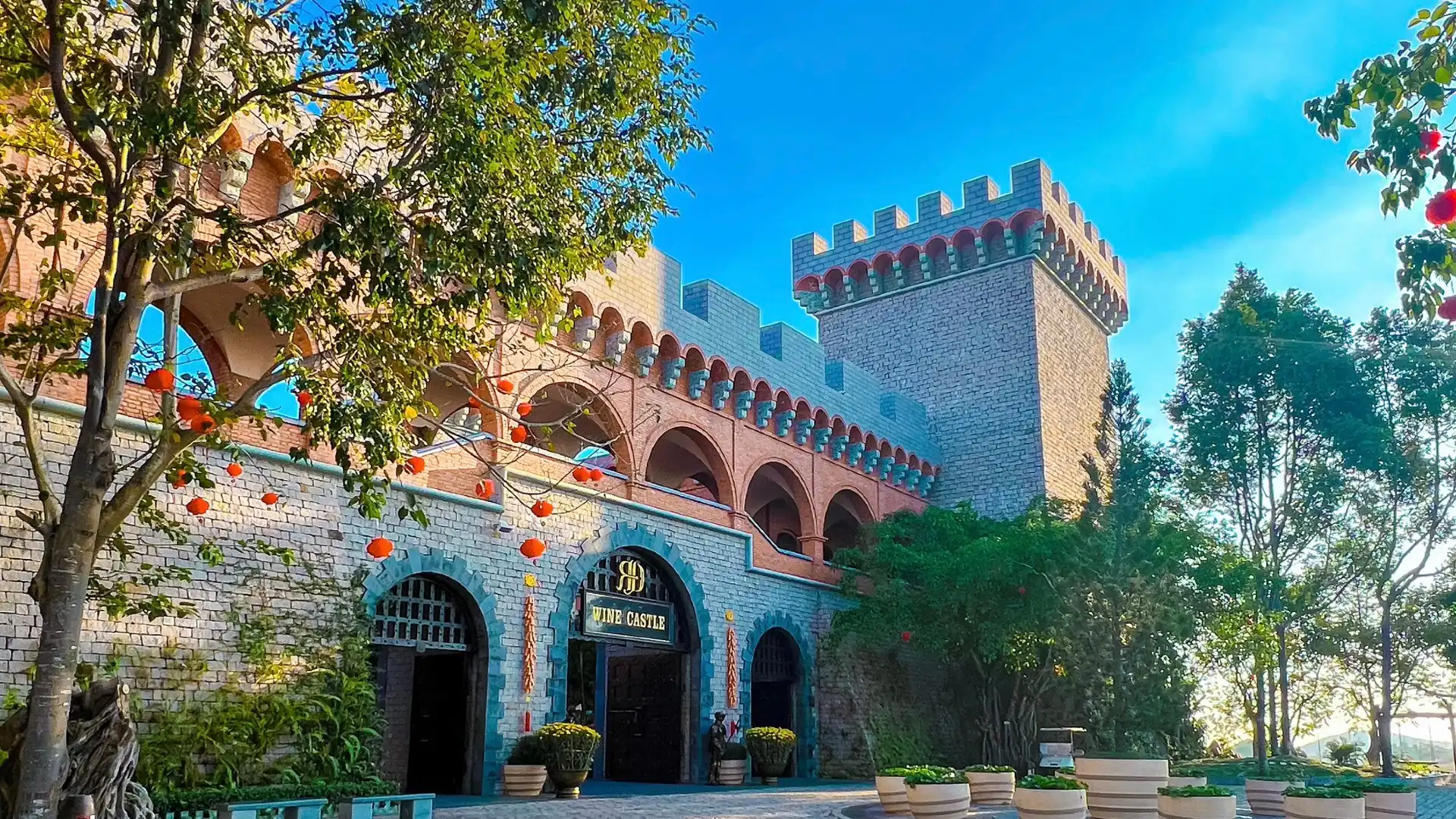 Các khách sạn gần Lâu đài rượu vang RD Phan Thiết - Mũi Né