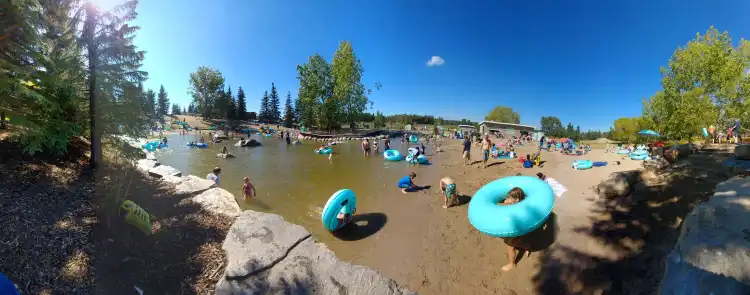 Hotels near Woody's Spray Park