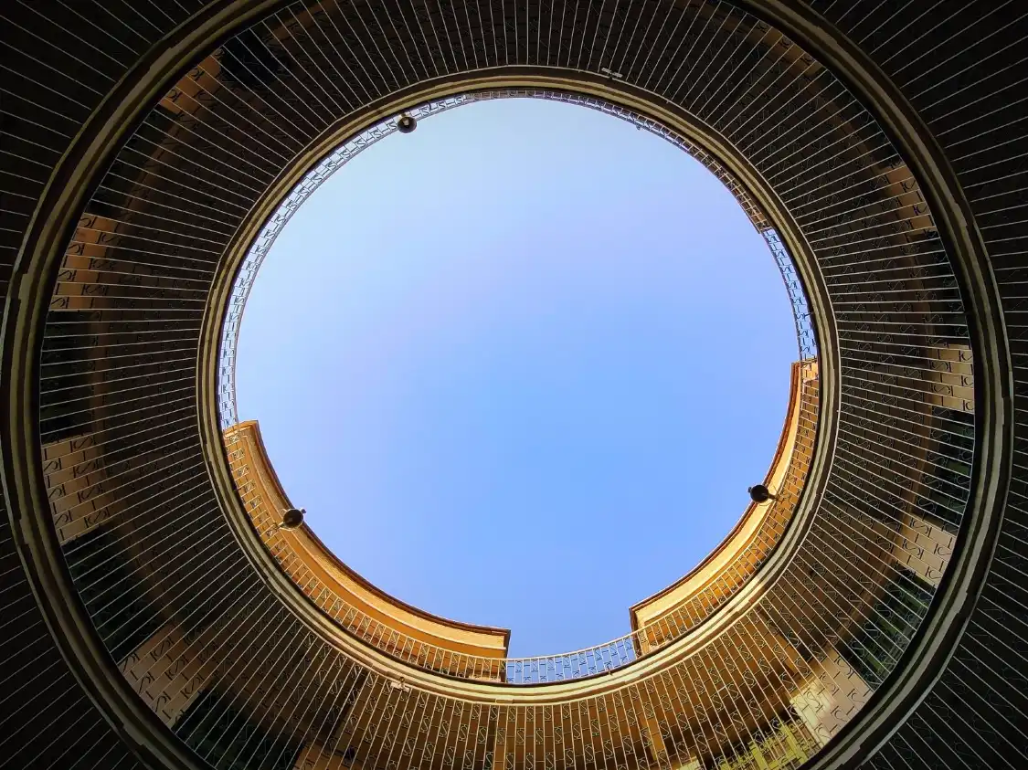 Hotels near Iran Ebrat Museum