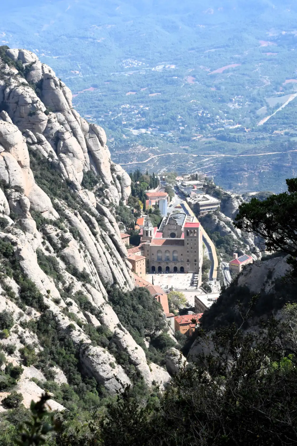 Hotels near Montserrat
