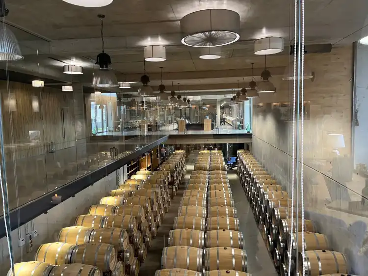 Hotels near Dragomir Winery