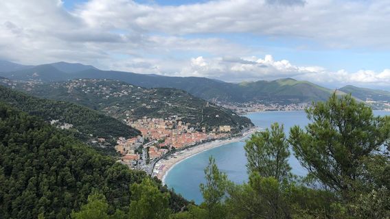 Varigotti -  Sentiero Del Pellegrino