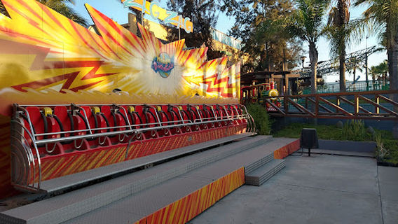 Plaza Mundo Divertido