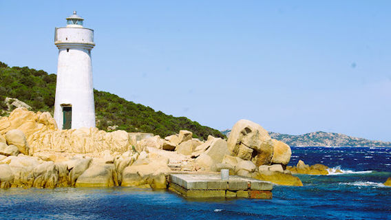 Faro di Capo d'Orso