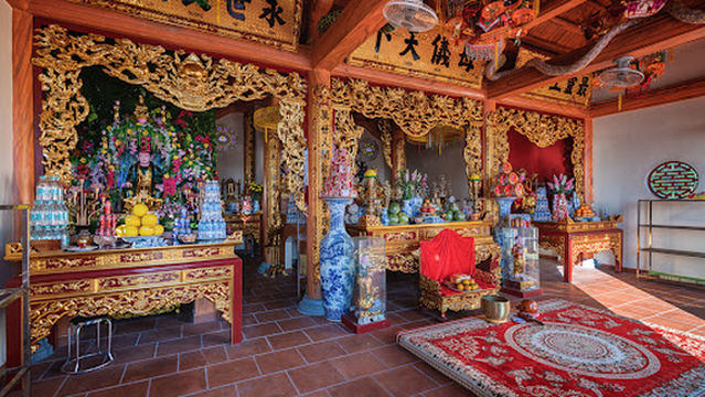 Đền Mẫu Cửa Đông