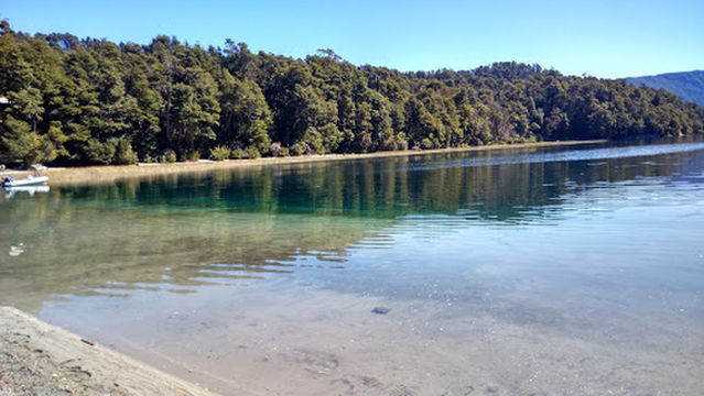 Sendero a lago correntoso