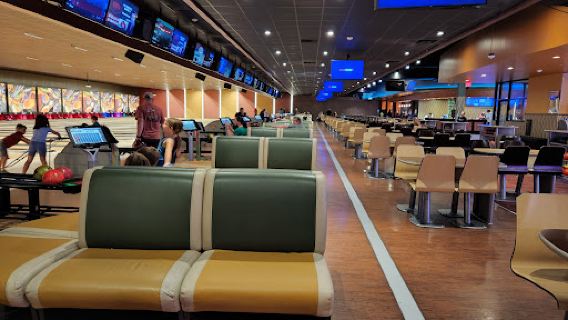 Premier's Acadiana Lanes