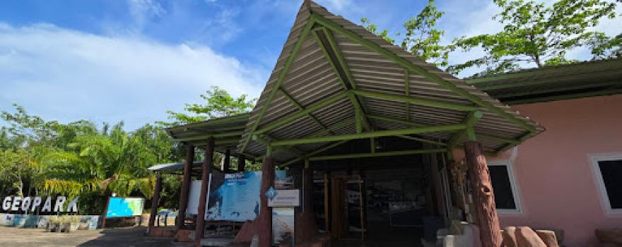 พิพิธภัณฑ์ช้างดึกดำบรรพ์ทุ่งหว้า Thungwa Stagodon Museum