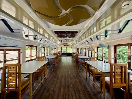 Venice Premium Houseboats