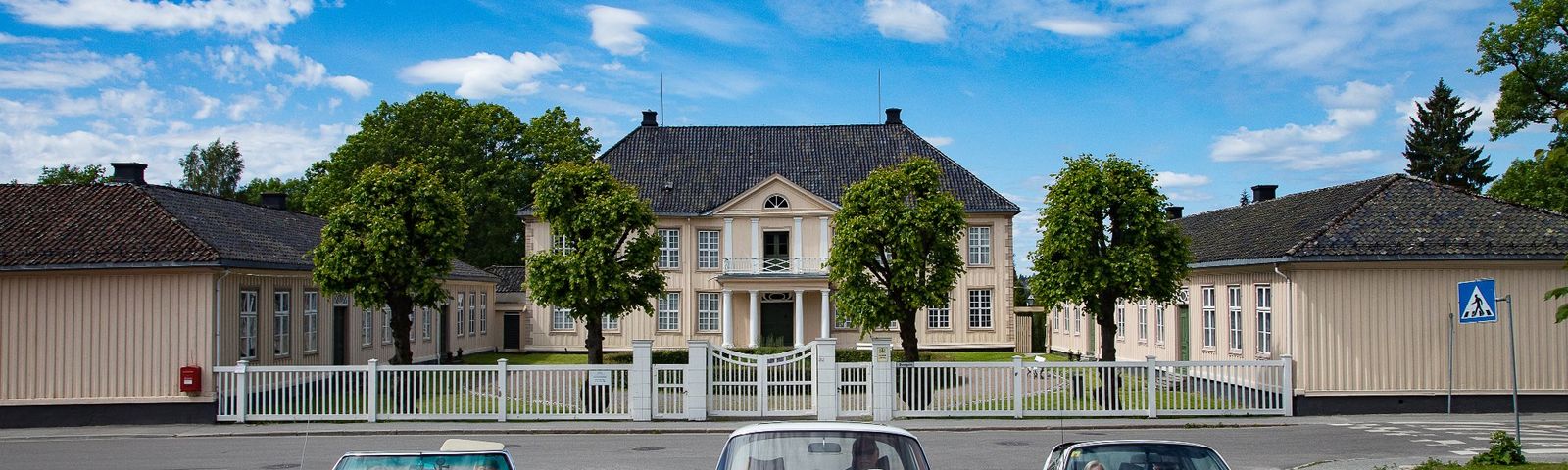 SkienWi-Fi & SIM cards