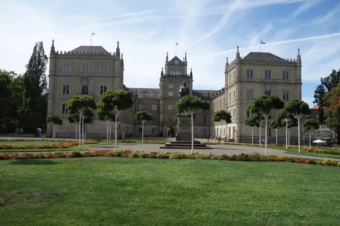 Hotels near Schloss Ehrenburg