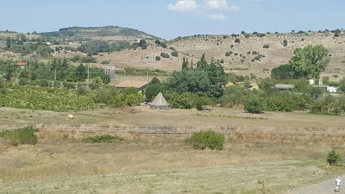 Hotels near Nuraghe di Unia