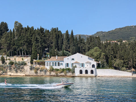 Asteras Boat .Daily cruises-Beach BBQ